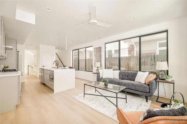 Building Photo - 267 S Jackson St