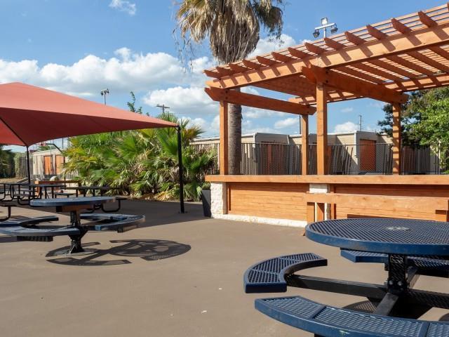 Foto del edificio - 11838 Parliament St