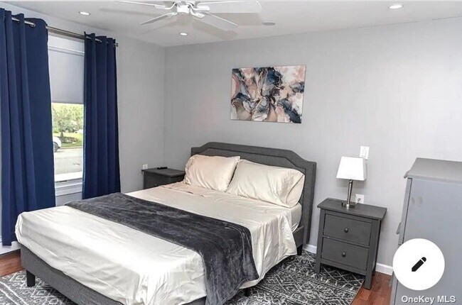 Foto del edificio - 36 W Saltaire Rd