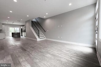 Building Photo - 2055 Tasker St