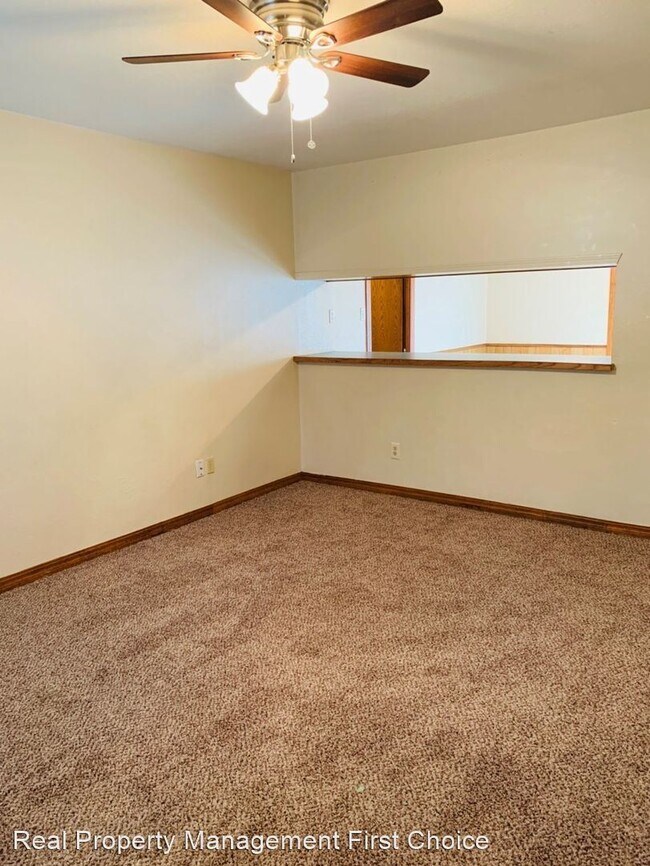 Foto del edificio - 3 br, 1.5 bath House - 415 East 42nd Circle