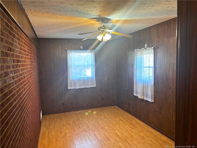 Building Photo - 854 Stoneykirk Dr