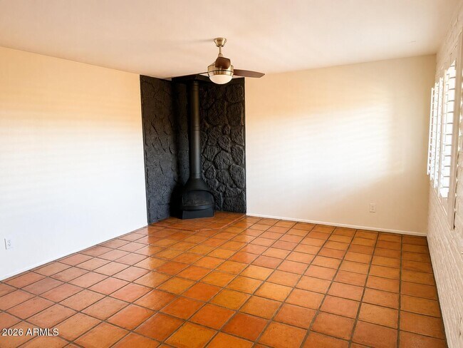 Foto del edificio - 6735 N 16th St