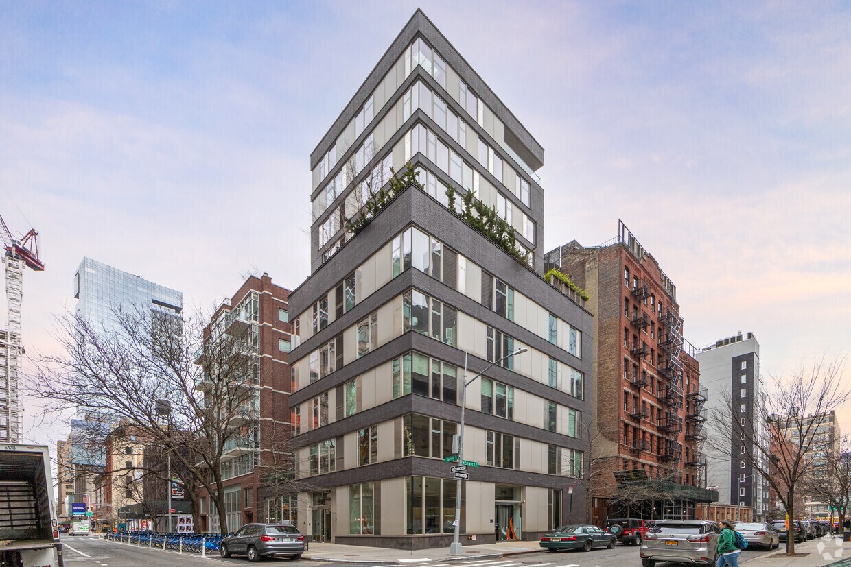 Foto principal - 304 Spring St