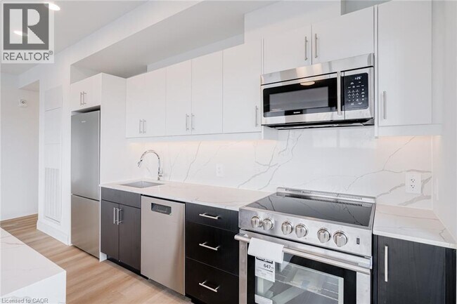 Building Photo - 1333 Weber St E