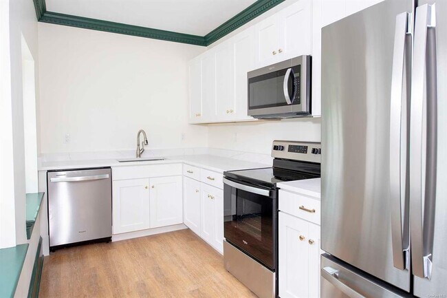 Building Photo - 6030 NY-82