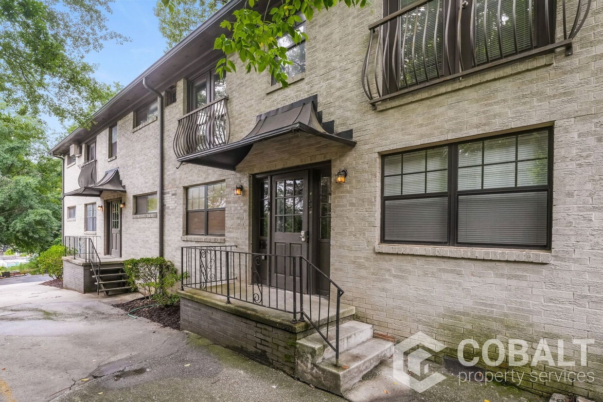 Photo - 755 St Charles Ave Ne