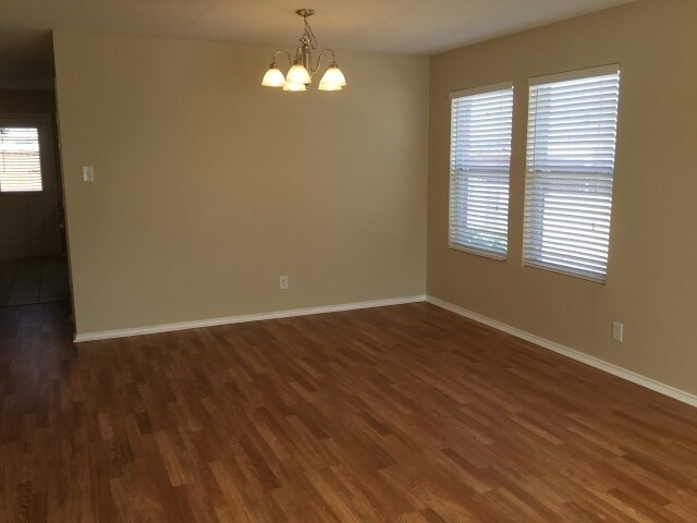 Foto del edificio - 2233 Chestnut Drive
