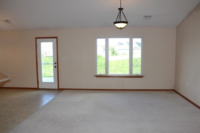 Foto del edificio - Great home in East Manhattan! *UPDATED PHOTOS COMING SOON*