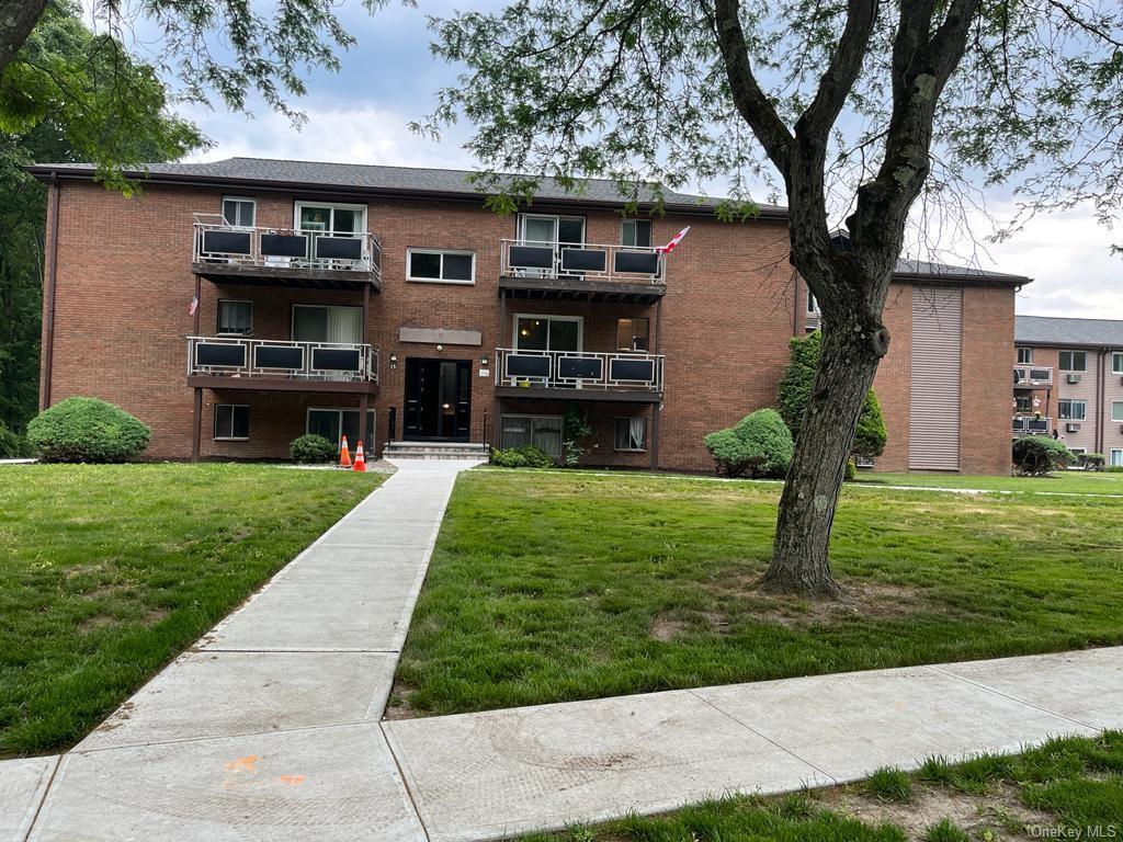 Primary Photo - 15 Tanager Rd