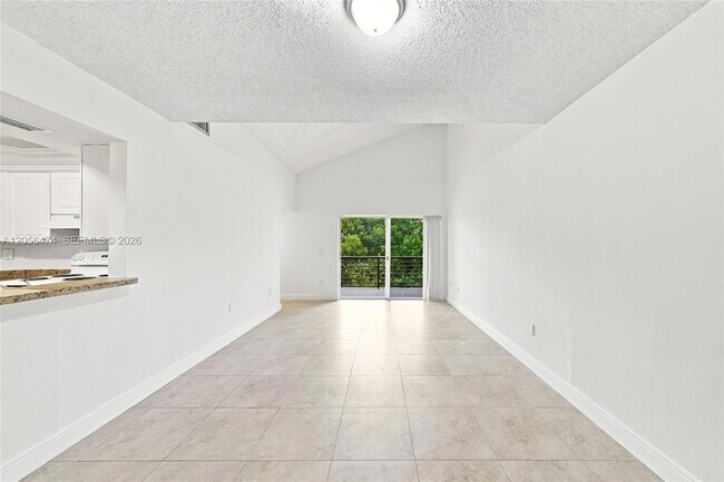 Foto del edificio - 9735 Fontainebleau Blvd