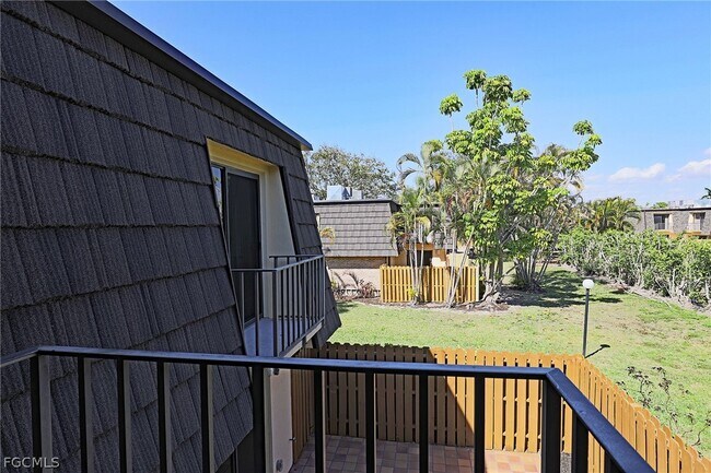 Foto del edificio - 12353 Woodrose Ct