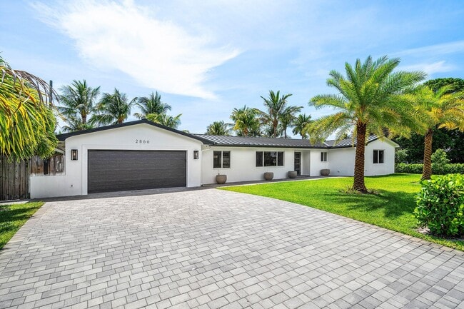 Foto del edificio - 2866 SW 8th St