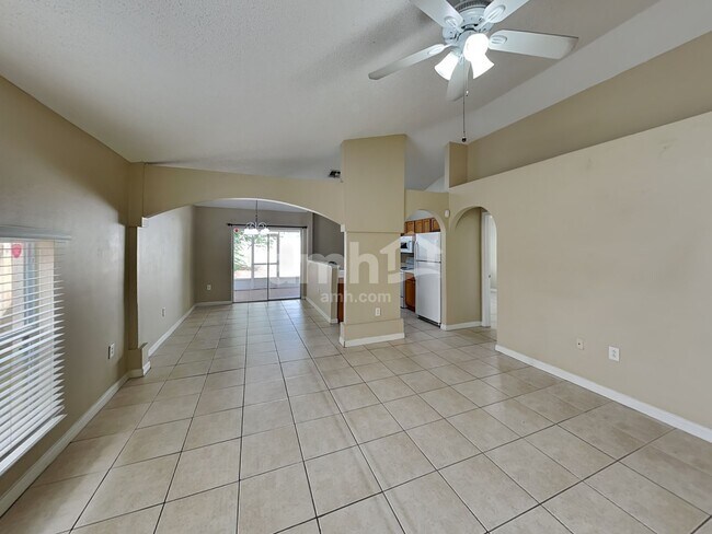 Building Photo - 11417 Ivy Flower Loop