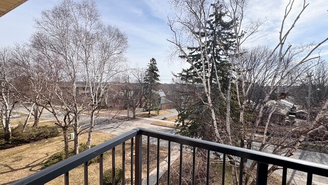 Photo du bâtiment - 60 Doon Rd