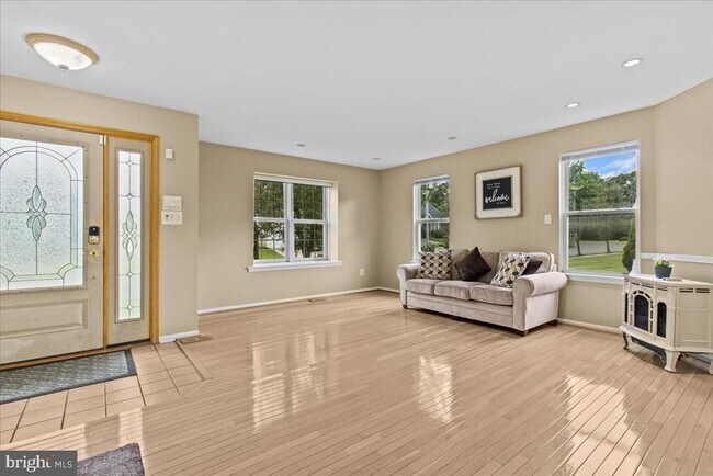 Building Photo - 3 Catania Ct