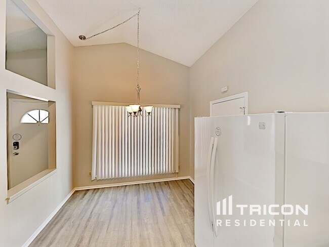 Foto del edificio - 8306 Riverboat Dr