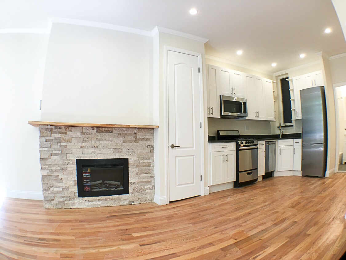 Primary Photo - 30 Cheever Pl