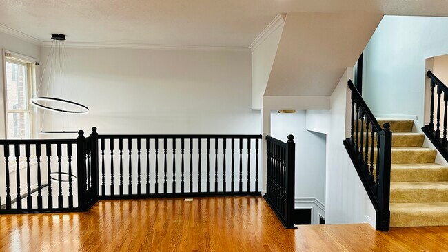 Building Photo - 282 Overlook Ct