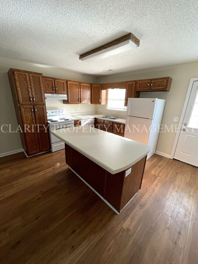 Foto del edificio - 2203 Old Harrison Pike NW