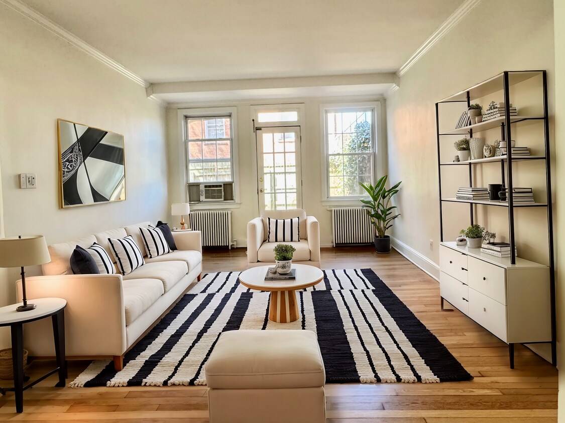 Foto principal - 4024 Calvert St NW