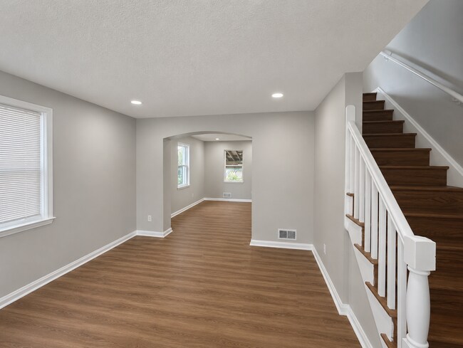 Building Photo - 7261 Bridgewood Dr