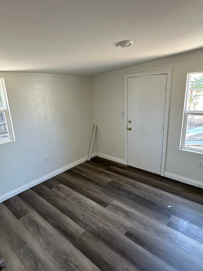 Building Photo - 509 Beardsley Ave