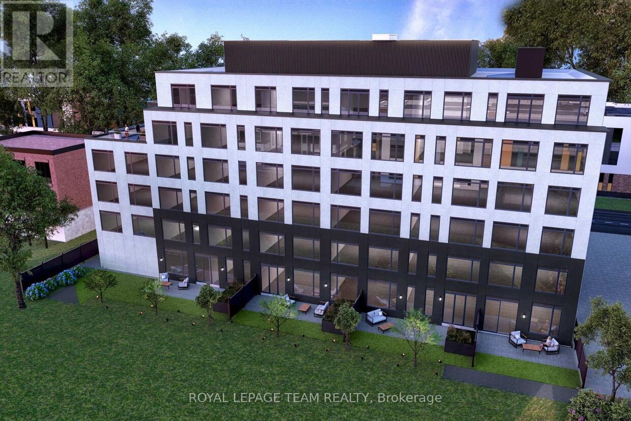 Building Photo - 398 Roosevelt Ave