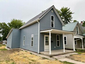 Building Photo - 925 W Market St