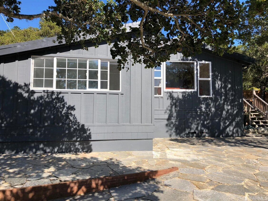 Primary Photo - 96 Corona Way