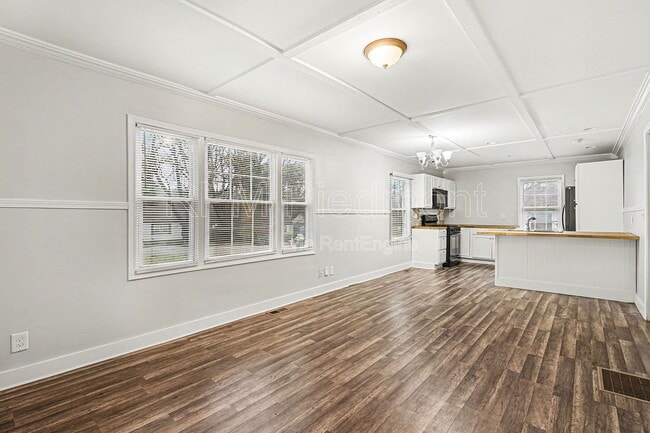 Building Photo - 2135 Jernigan Dr SE