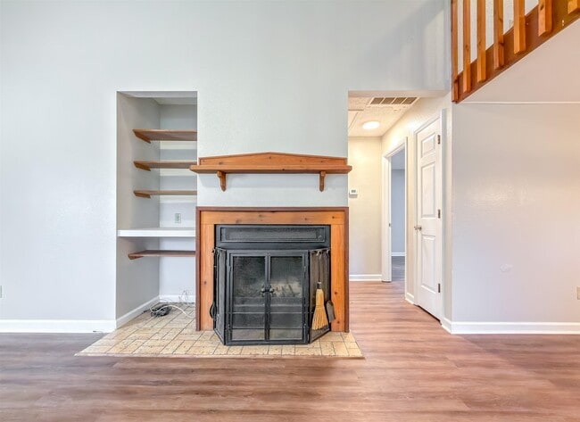 Building Photo - 1556 Twin Lakes Cir