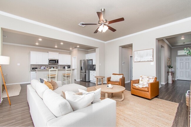 Building Photo - 10207 Six Shooter Ln