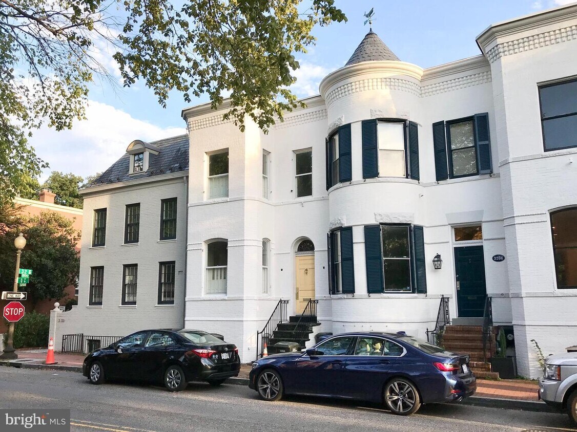 Primary Photo - 3204 Q St NW