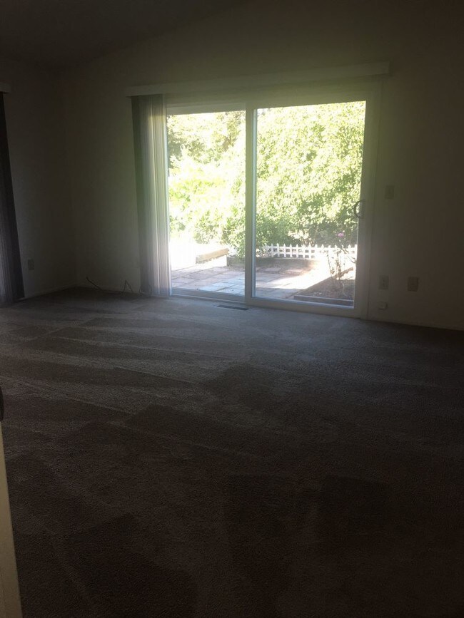 Building Photo - 4750 Country Club Drive