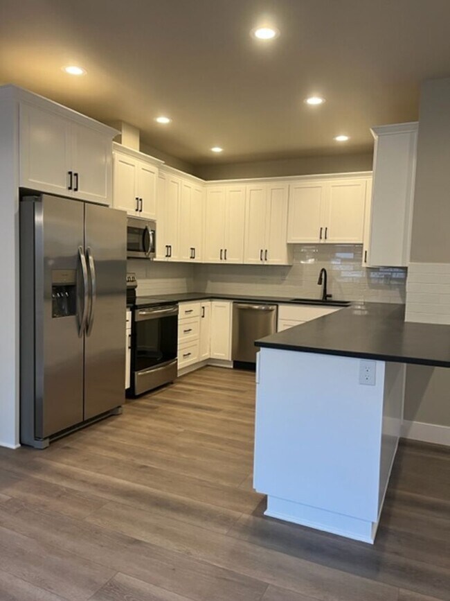 Building Photo - New Construction 3 Bedroom 2.5 Bath Newber...