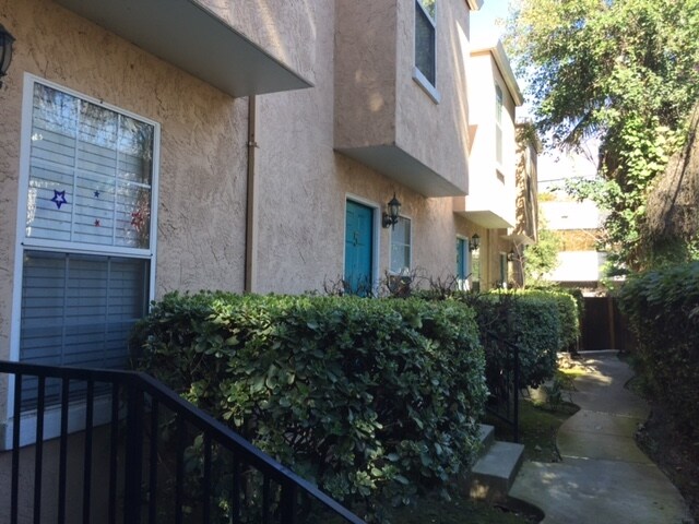 Complejo de apartamentos de estilo - 321 T St