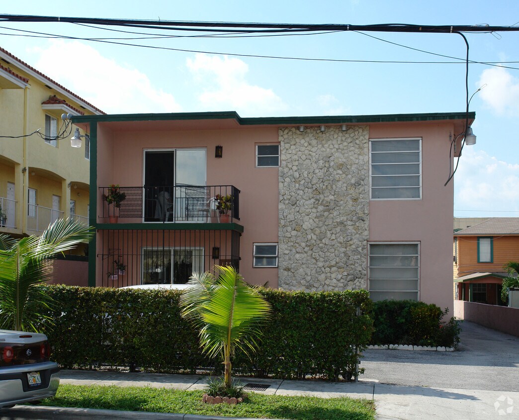 Building Photo - 1250 SW 5th St