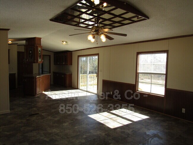 Foto del edificio - 2416 Country Pines Ln