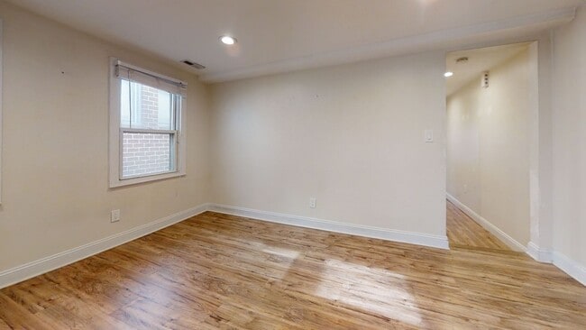 Building Photo - Welcome home to this stunning 1Bd/1Bth condo nestled in the heart of beautiful historic Old Town!