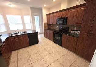 Building Photo - 14327 Shea Dr