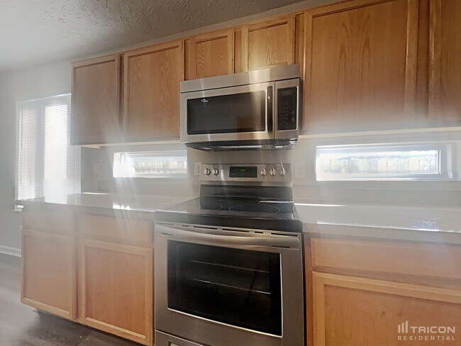 Building Photo - 6616 Dunsdin Dr