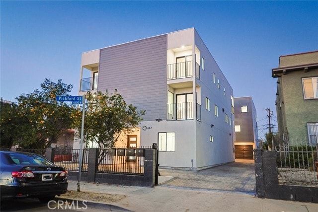 Foto del edificio - 4649 Pickford St