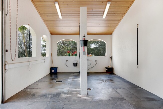 Building Photo - 4985  Stables Way Stalls