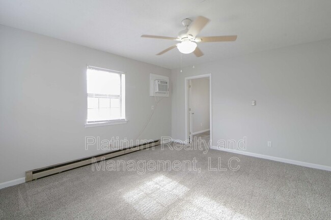 Foto del edificio - 24-424 Thompsonville Ln