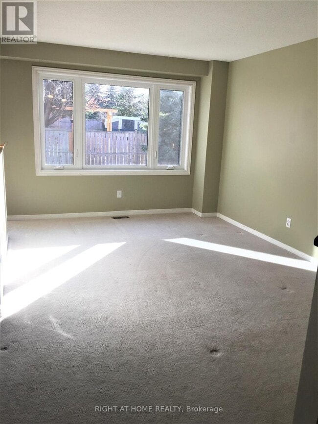 Building Photo - 159 Kinross Private