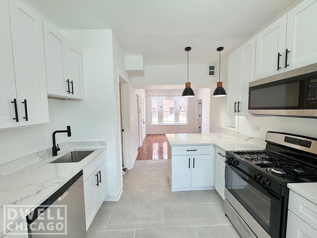 Foto principal - 956 N Winchester Ave