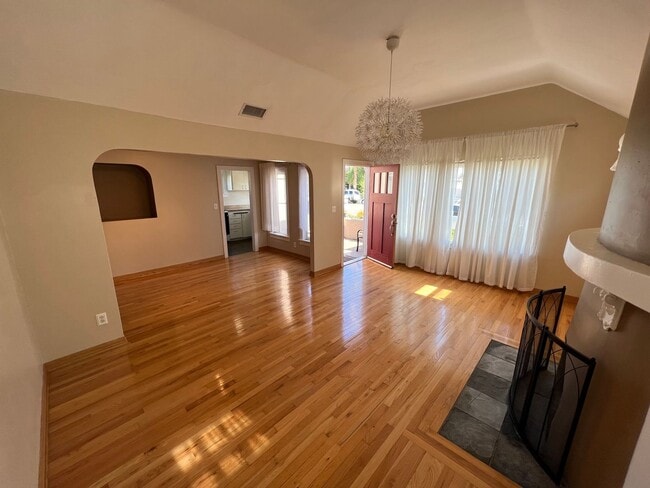 Building Photo - 33rd Triplex
