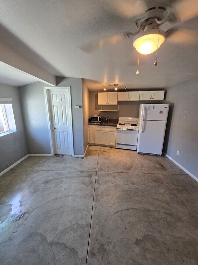 Foto del edificio - Normal Heights Recessed Studio w/ Solar + Private Gated Yard