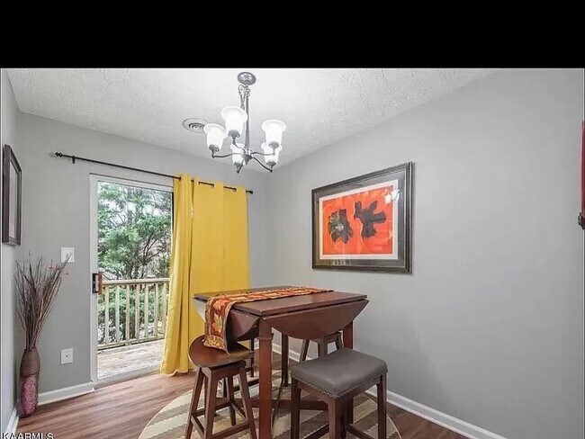 Building Photo - 4203 Iona Way